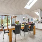 בית נופש Cozy Home In Vaeggerlose With Sauna Bøtø By