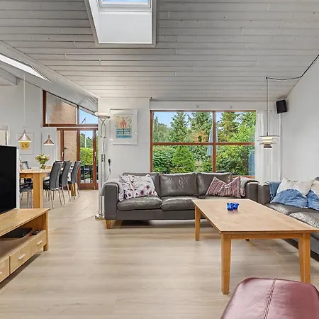 Feriehus Koselig Hjem I Væggerløse Med Badstue Bøtø By